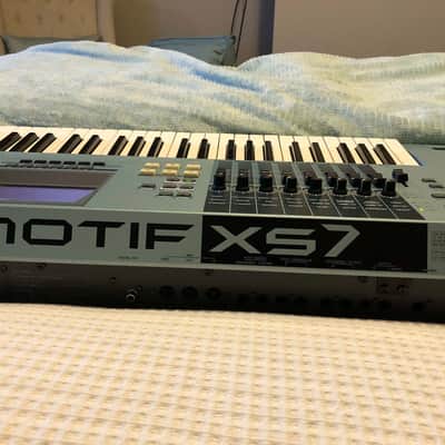 Yamaha Motif XS 7 Production Synthesizer 2000s - Gray image 8