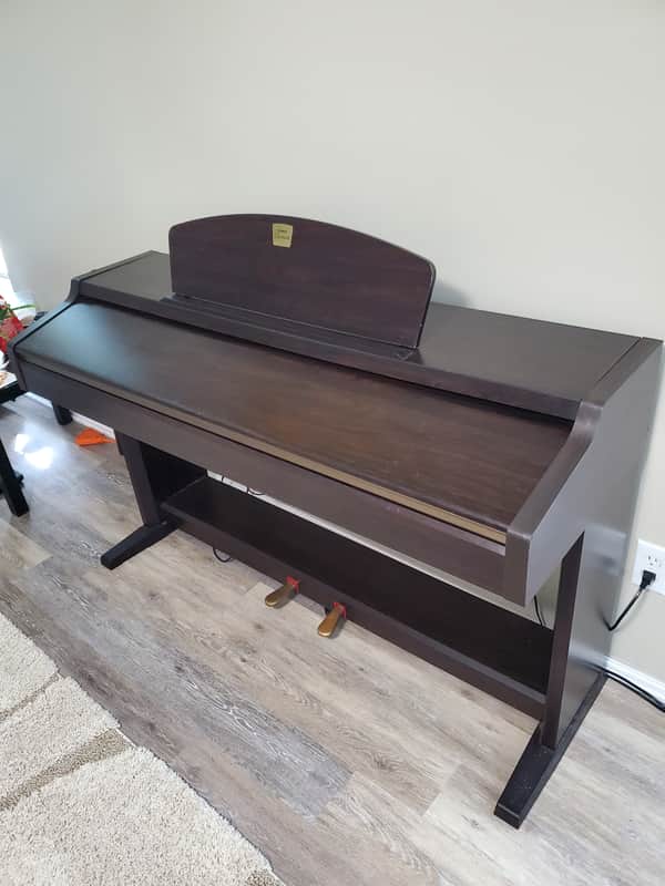 Yamaha Clavinova CLP-920 Electric Piano (circa. 2000) 88-Keys