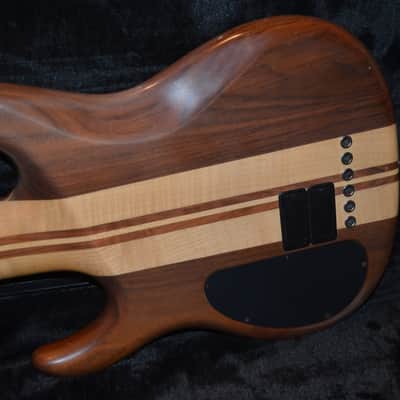 Carvin lb76 6 string bass guitar walnut image 12