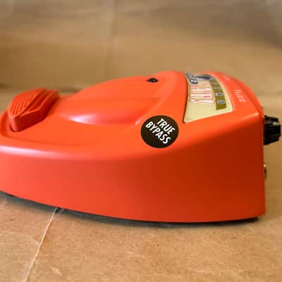 Danelectro Cool Cat Fuzz 2010s - Orange Very Good Condition 1st Version 1V True Bypass NOS Mint in box with all papers image 5