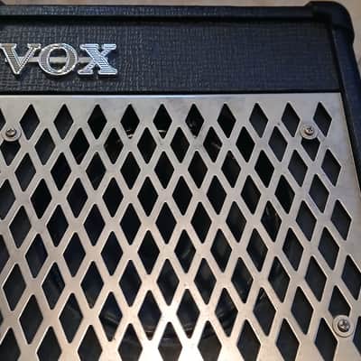 Vox DA5 5W 1x6.5 Guitar Combo 2010s w/ factory power supply/carrying strap image 5