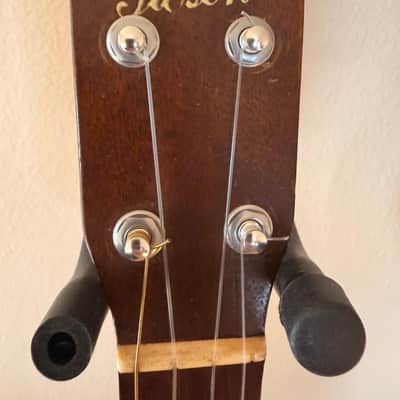 Gibson 1950 Tenor Ukulele - upgraded tuners, vintage beuty image 2