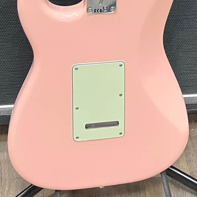 Fender Limited Edition Player Stratocaster with Pau Ferro Fretboard 2022 - Shell Pink image 6