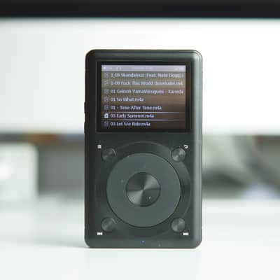 FiiO X1 High Resolution Lossless Music Player (Black) in Excellent Condition image 3