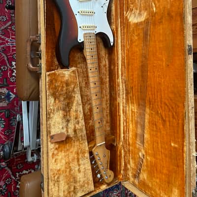 Fender Stratocaster with tremolo, left handed 1959 - 3-color sunburst image 6