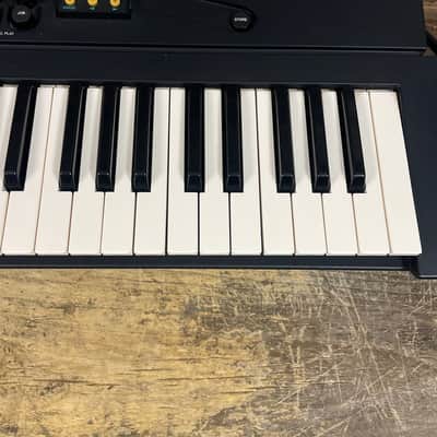 Yamaha YS200 FM 61 Key Synthesizer 1988 W/fitted gig bag - Black image 6
