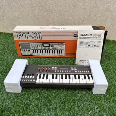 Casio PT-31 31-Key Mini Synthesizer 1980s - Black image 1