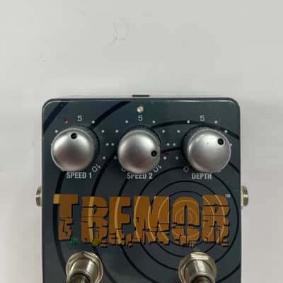 BBE Tremor V1 Optical Tremolo Analog Dual Mode Guitar Effect Pedal image 2