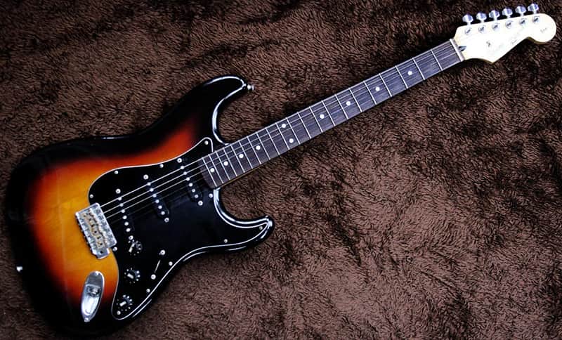 Vintage Squier by Fender Silver Series Stratocaster 1990-1991