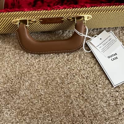 Fender Classic Series Wood Case for Strat and Tele in Tweed image 3