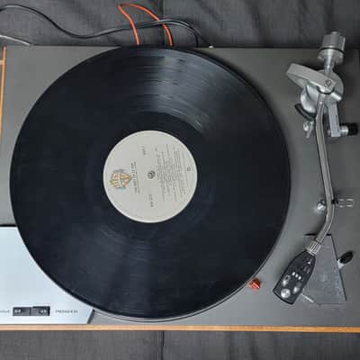 Pioneer PL-50A Auto Return / Cut Turntable / Record Player with Wood Base (video) image 3