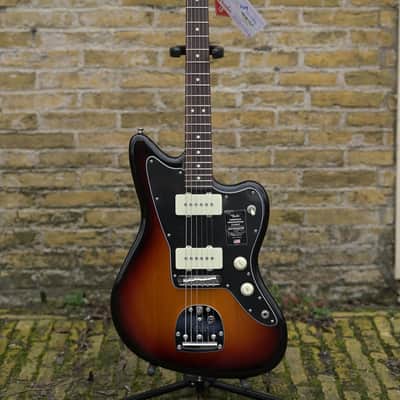 Fender American Professional Classic Jazzmaster® - 3-Color Sunburst image 12