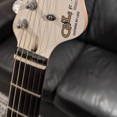 G&L 30th Anniversary F 100 2010 Pearl White image 3