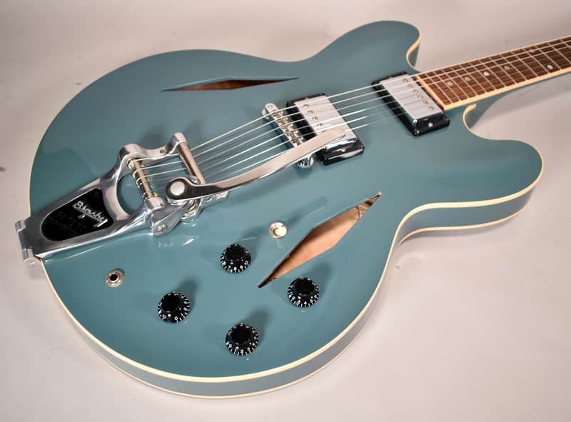 Gibson 2006年製　メンフィス工場ES-335 2006 Gibson Memphis ES-335 Pelham Blue Diamond F-Hole Electric