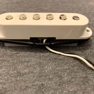 Single Coil Strat Pickup (Squier Affinity) with Screws image 2