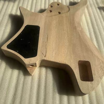 Headless Guitar Unfinished Mahogany Body with Tiger Maple Veneer Top image 4