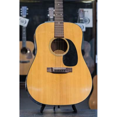 1982 Martin D-18 natural image 1