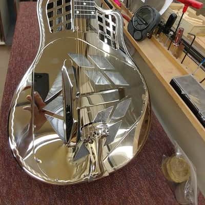 National Reso-Phonic Style 1.5 Brass Body Cutaway Tricone 2023 Mirror Nickel Engraved Wiggle Border image 7