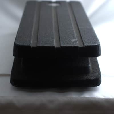 Vintage Roland FV-2 Volume Pedal Made in Japan - Very Good Condition image 3