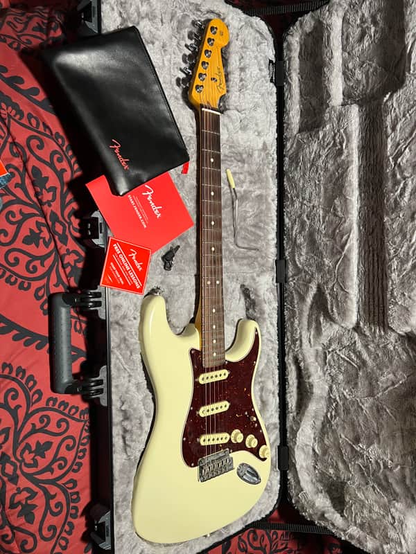 Fender American Professional II Stratocaster with Rosewood Fretboard 2020 - Present - Olympic White image 1