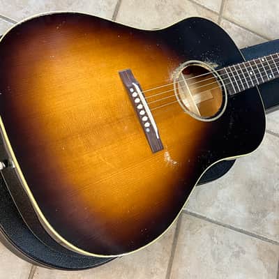 2025 Gibson Custom Murphy Lab 1942 Banner J-45 Heavy Aged Acoustic Guitar Vintage Sunburst image 3