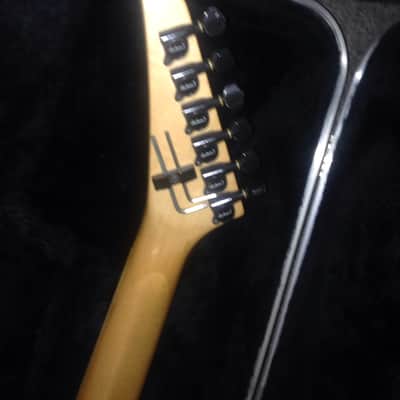 Charvel 475 Deluxe 1991 Suburst Desert image 4