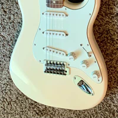 1996 Fender Standard Stratocaster with Vintage Tremolo , Rosewood Fretboard electric guitar alpine white image 1