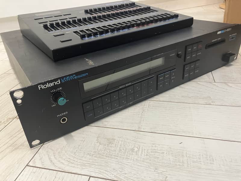 Roland D-550 w/OLED + Roland PG-1000 w/ OLED / Serviced image 1