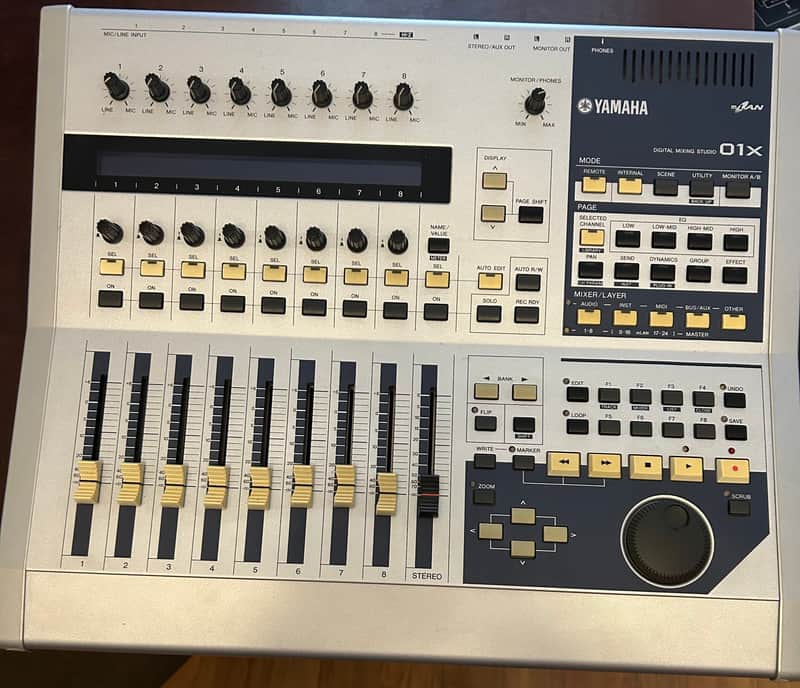 Yamaha 01X Digital Mixer  W Power Supply image 1