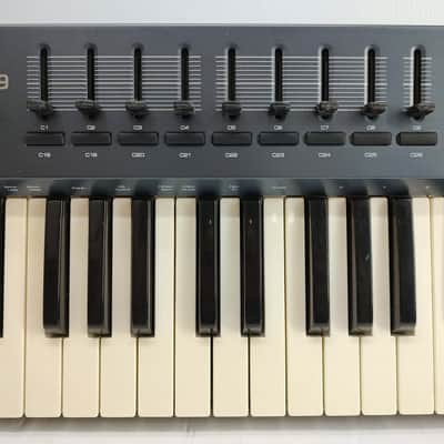 M-Audio Oxygen 49 MKIII MIDI Keyboard Controller 2014 - 2016 - Blue image 3