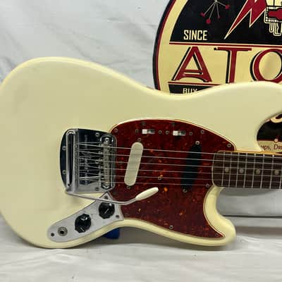 Fender Mustang 1967 Electric Guitar - Non-Original Neck Pickup image 2