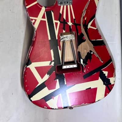 EVH Striped Series Frankie 2020 - Present - Red / White / Black Stripes Relic image 10
