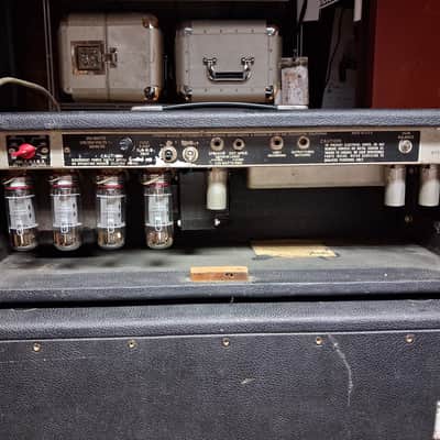 Fender Bassman 135 con pantalla Fender Dual Showman Rev D130 Años 70 image 8
