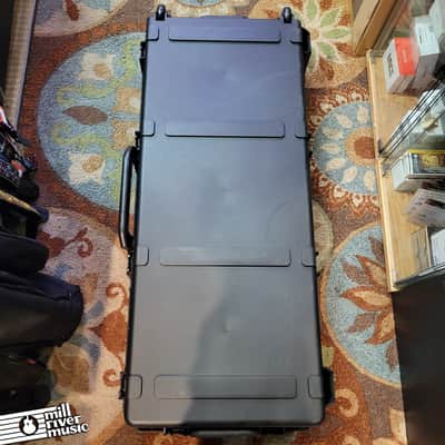 SKB iSeries Water-Proof Electric P/J Bass Guitar Case Used image 10