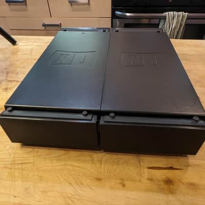 Native Instruments Traktor Z1 & X1 with Kontrol Stands image 4