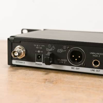 Shure SLX4 Wireless Receiver - L4 Band: 638-662 MHz (NO POWER SUPPLY) CG0132S image 7