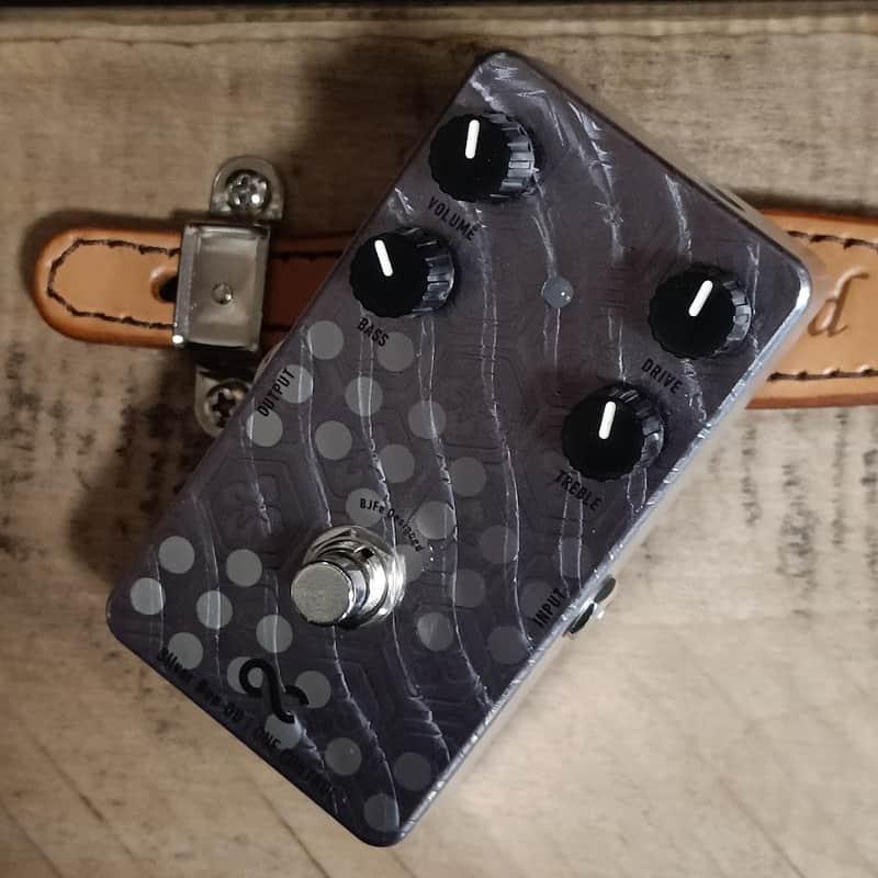 One Control Silver Bee Overdrive image 1