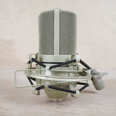 MXL 990 Condenser Microphone w/ Shockmount image 5