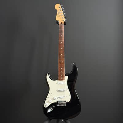 Fender Standard Stratocaster, Left-Handed 2000, Black image 2