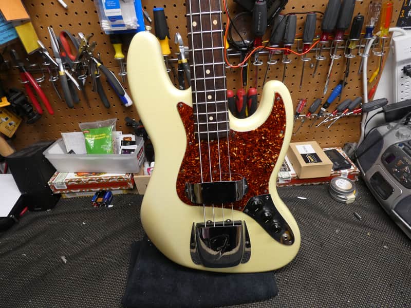 Fender Custom Shop '64 Jazz Bass 2002 - Reliced Olympic White image 1