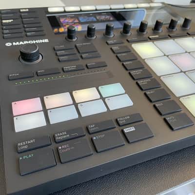 Native Instruments Maschine MKIII 2010s - Black image 3