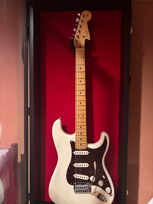 Fender American Professional II Stratocaster - Olympic White with Maple Fingerboard image 1