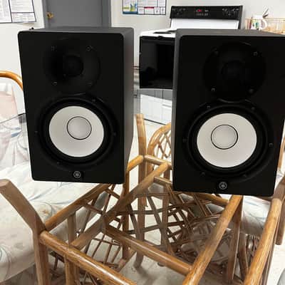 Yamaha HS7 6.5" Powered Studio Monitor (Pair) - Black image 1