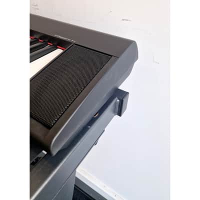 Yamaha Piaggero NP-12 - Musical Keyboards - Black - Excellent w/ Power Supply image 8