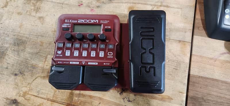 Zoom B1X Four