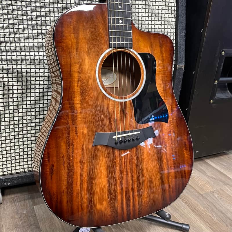 Save $1k on Taylor 220ce-K DLX - Natural