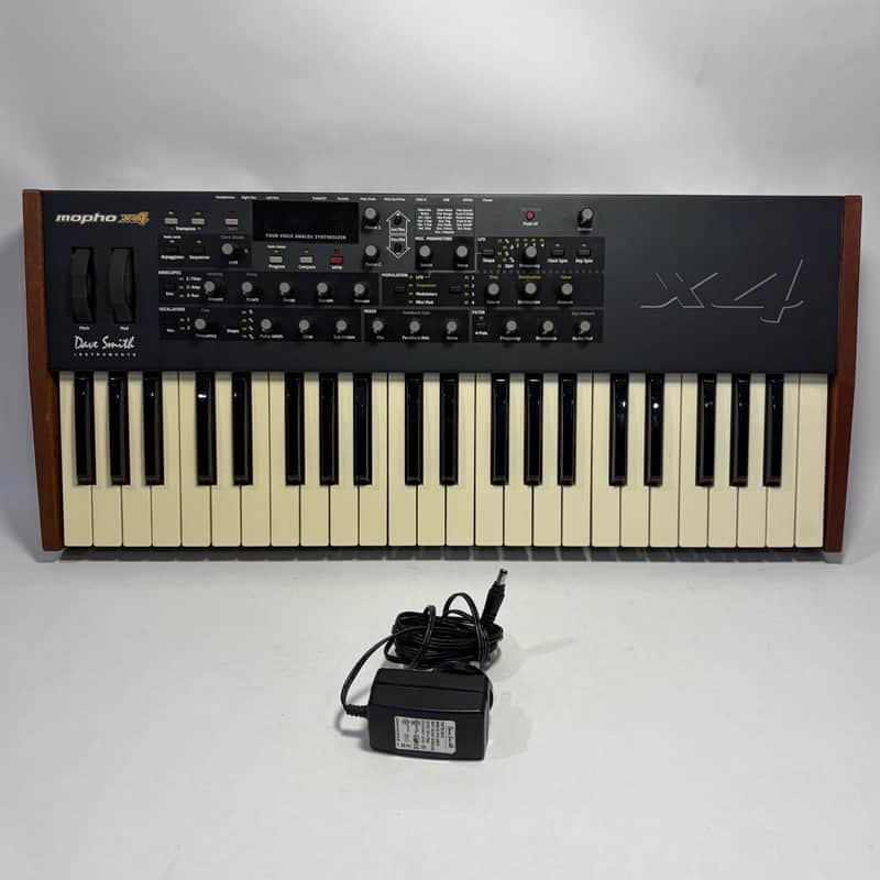 Dave Smith Instruments Mopho x4