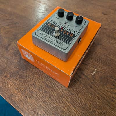 Electro-Harmonix FrEQuency Analyzer Ring Modulator 2008 - 2023 - Gray / Black image 2