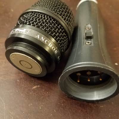 Anchor Audio MIC-90P Dynamic Cardioid XLR mic - black image 10