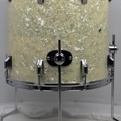 Rogers 22/13/16" 60's Fullerton-Era Holiday Drum Set - White Marine Pearl image 16